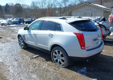 2015 Cadillac Srx Performance Collection z USA, uszkodzony, nr VIN 3GYFNFE30FS579617